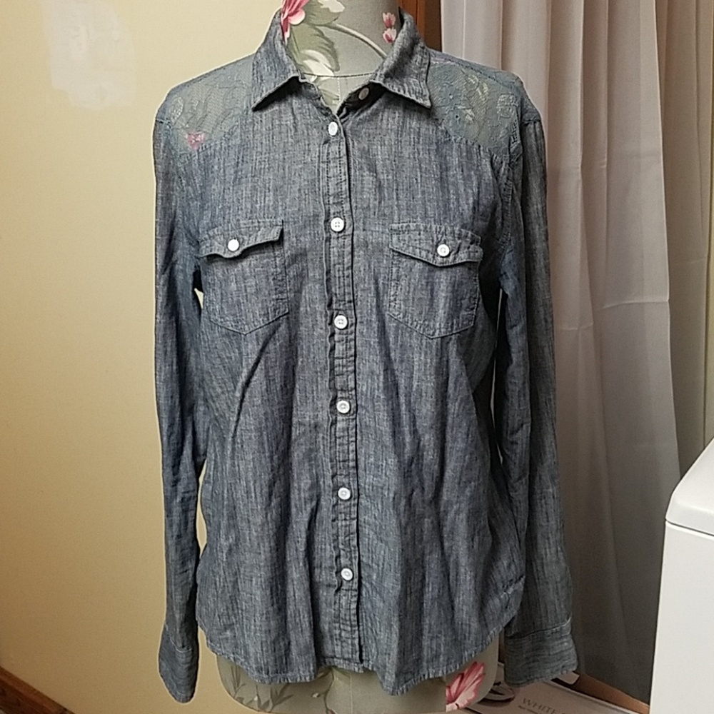 American eagle button up